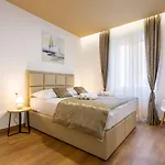 בית הארחה Luxury Fetivi ספליט