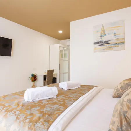 Luxury Fetivi 4* ספליט