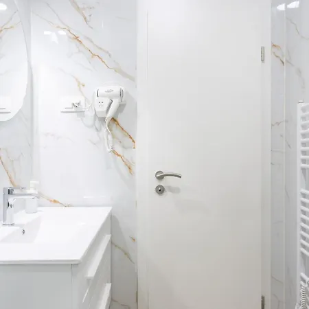 Luxury Fetivi Σπλιτ