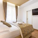 Pensionat Luxury Fetivi 4*